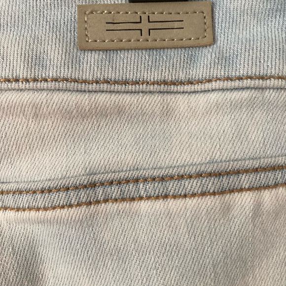 Liverpool Crop Ankle Distressed Skinny Jean 12P - Picture 11 of 16